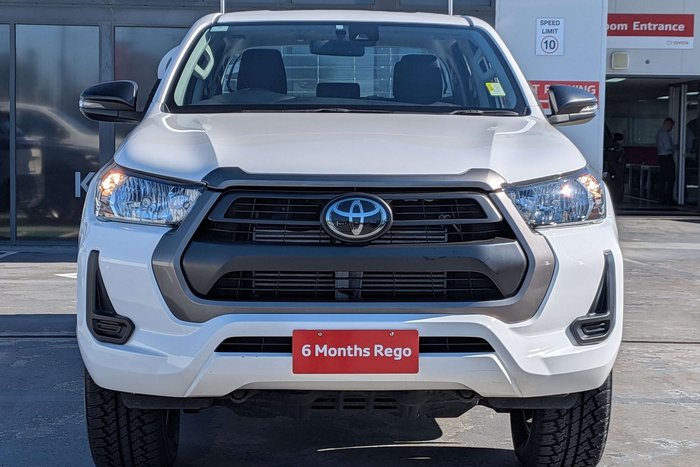 2023 Toyota Hilux SR