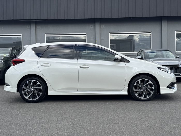 2016 Toyota Corolla ZR