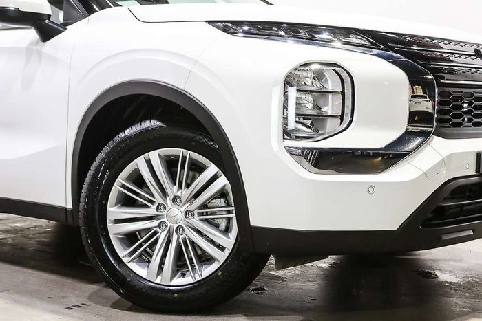 2025 Mitsubishi Outlander ES