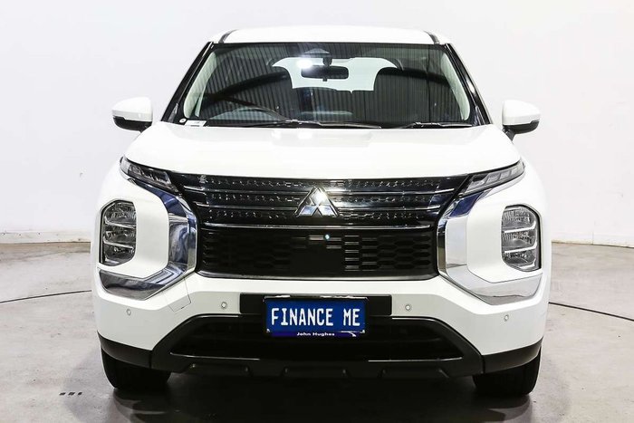 2024 Mitsubishi Outlander ES