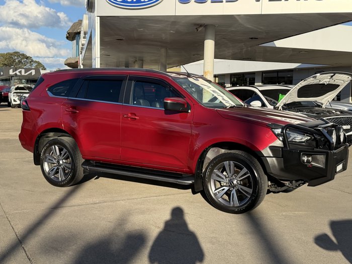 2023 Isuzu MU-X LS-T
