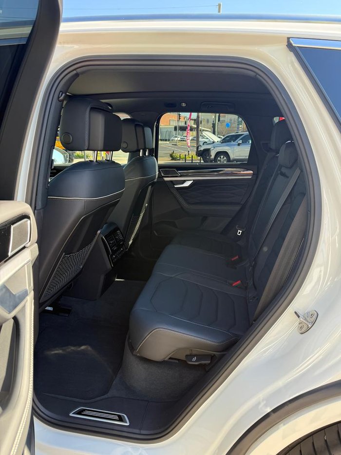 2024 Volkswagen Touareg 210TDI R-Line