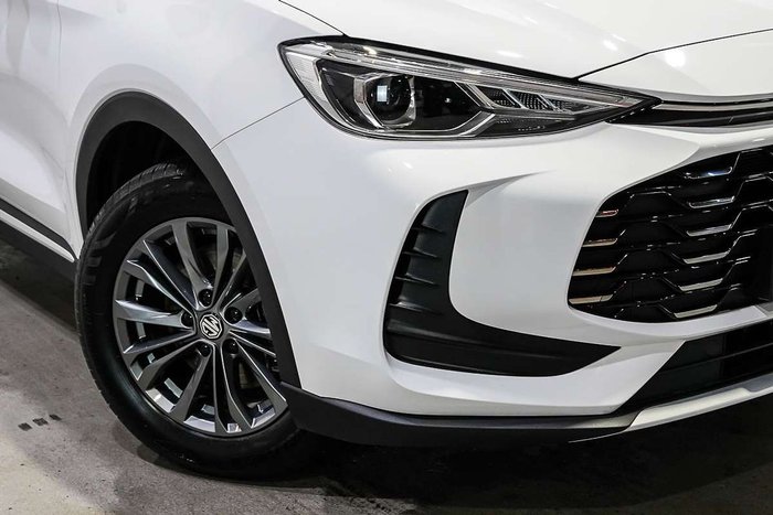 2025 MG ZS