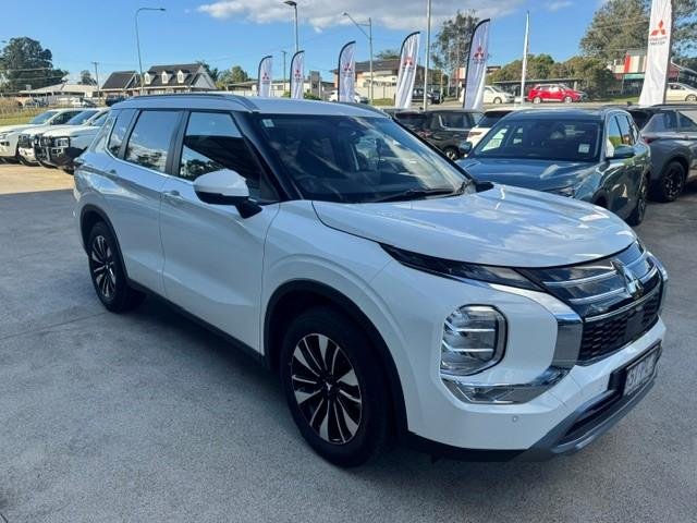 2025 Mitsubishi Outlander LS