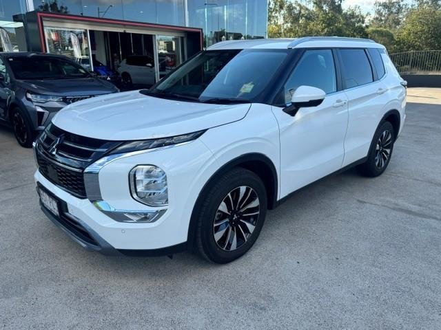 2025 Mitsubishi Outlander LS