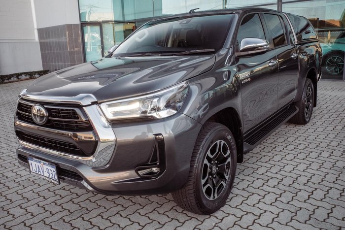 2021 Toyota Hilux SR5