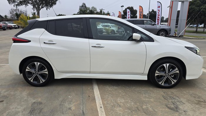 2021 Nissan LEAF ZE1