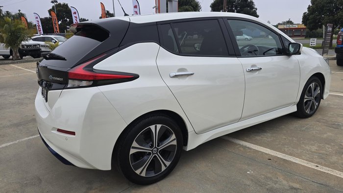 2021 Nissan LEAF ZE1