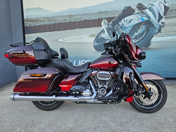 2018 HARLEY-DAVIDSON FLHTKSE CVO ULTRA LIMITED Red