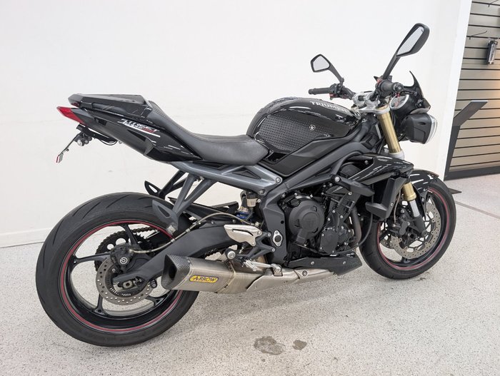 2016 Triumph STREET TRIPLE 660 Black