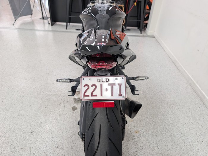 2016 Triumph STREET TRIPLE 660 Black