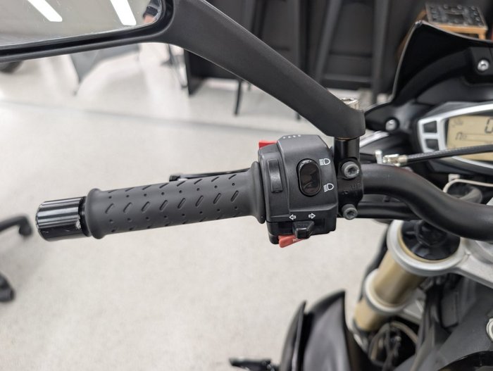 2016 Triumph STREET TRIPLE 660 Black