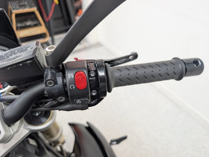 2016 Triumph STREET TRIPLE 660 Black