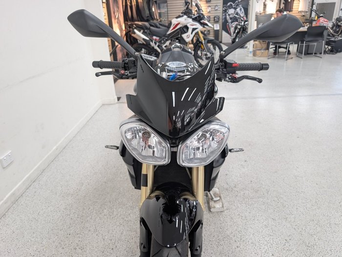 2016 Triumph STREET TRIPLE 660 Black