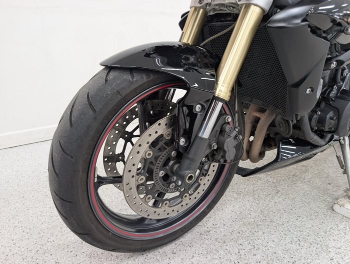 2016 Triumph STREET TRIPLE 660 Black