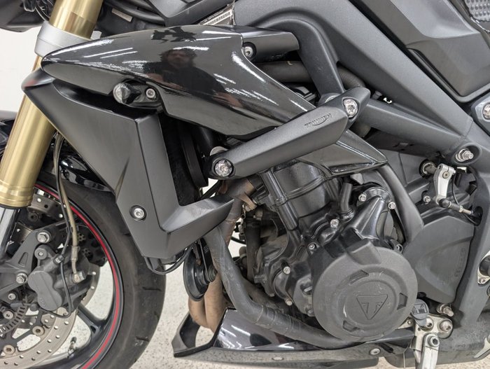 2016 Triumph STREET TRIPLE 660 Black