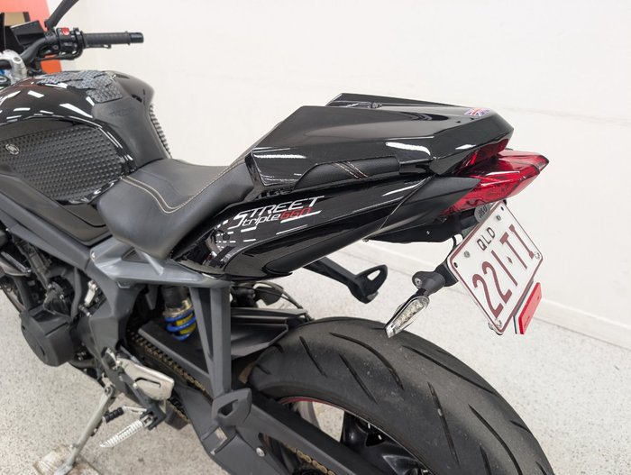 2016 Triumph STREET TRIPLE 660 Black