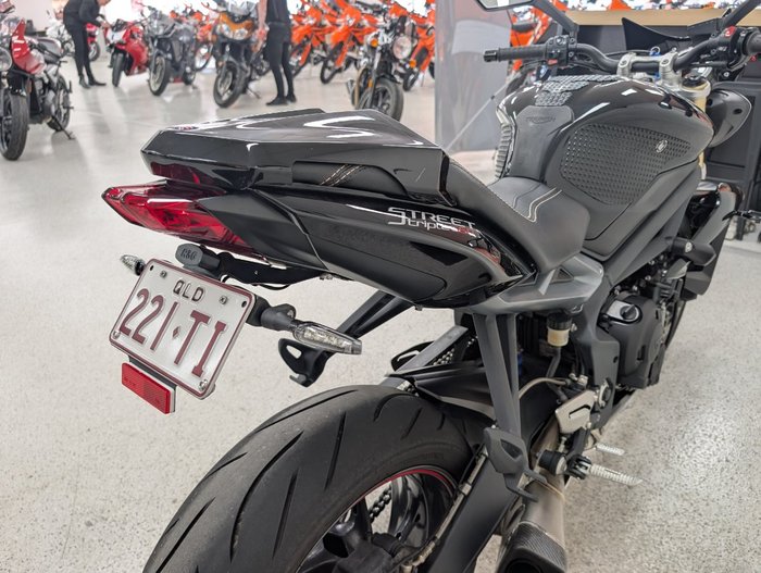 2016 Triumph STREET TRIPLE 660 Black