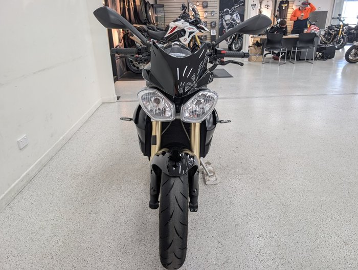 2016 Triumph STREET TRIPLE 660 Black