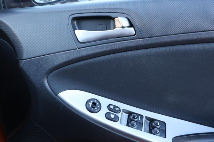 2016 Hyundai Accent Active