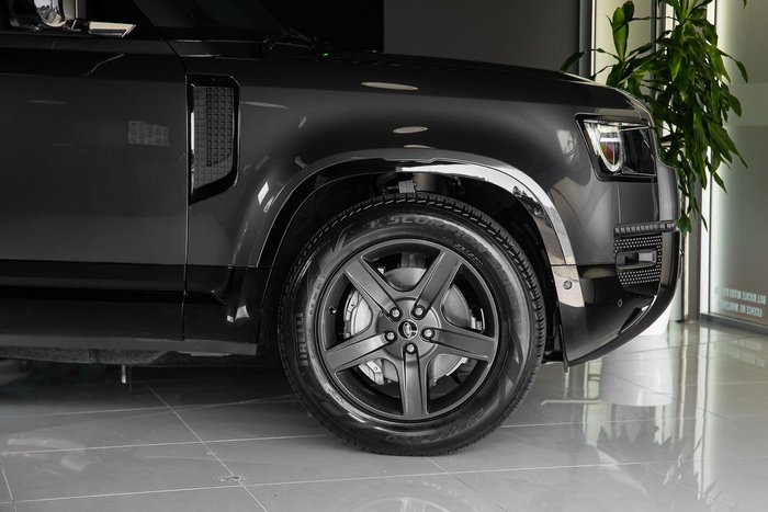 2025 Land Rover Defender 110 P400 X-Dynamic SE