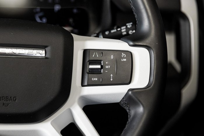 2025 Land Rover Defender 110 P400 X-Dynamic SE