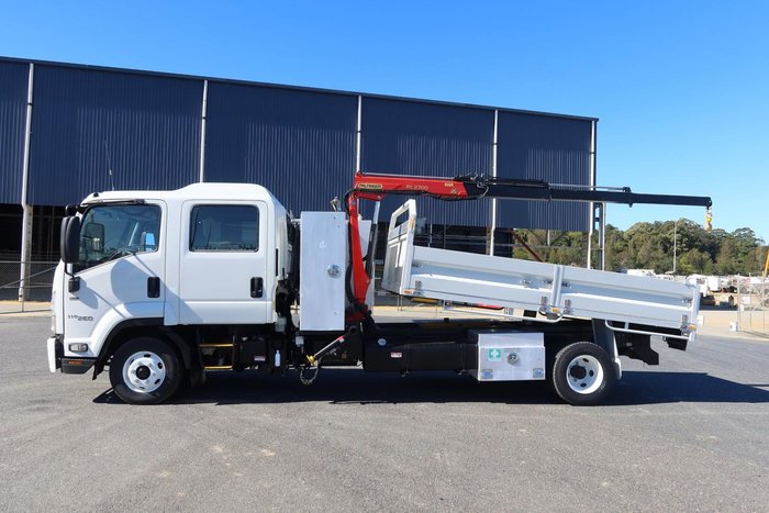 2016 Isuzu F Series FRR110-260