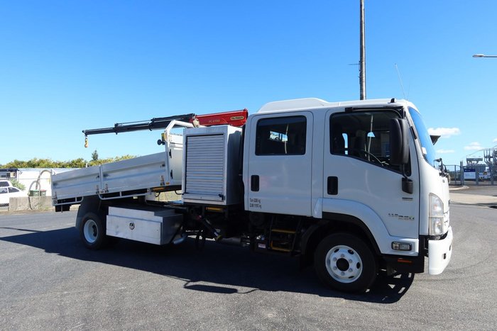 2016 Isuzu F Series FRR110-260