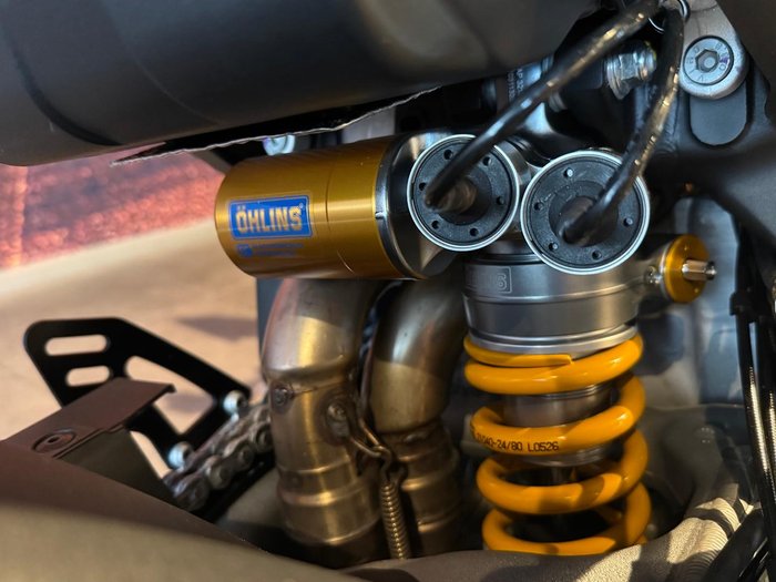2025 Aprilia RSV4 1100 Factory RSV4