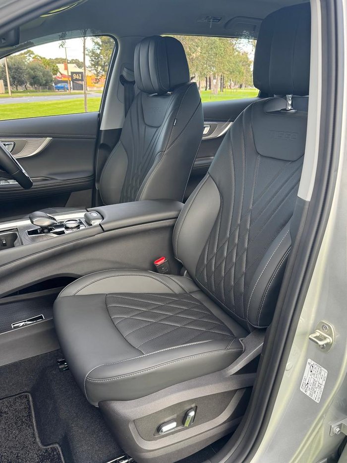 2025 Chery Tiggo 8 Pro Max Urban MY24 Star Silver