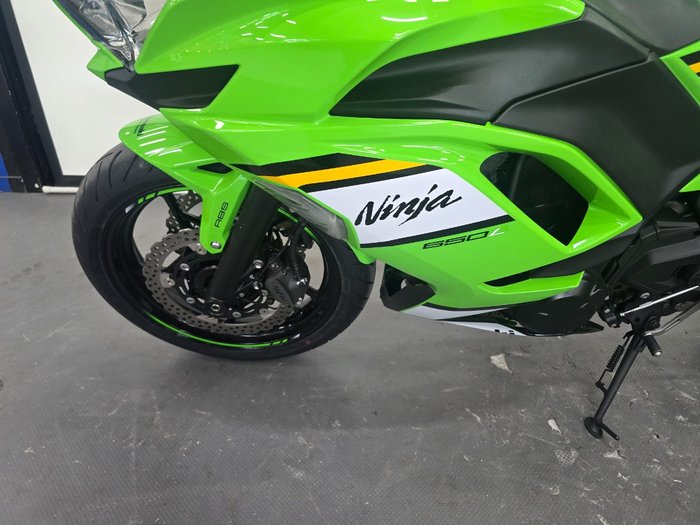 2025 Kawasaki NINJA 650 Green