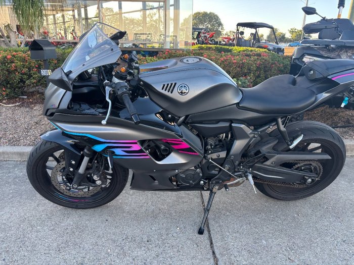 2024 YAMAHA YZF-R7LA grey