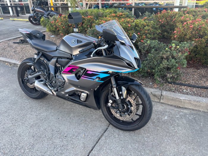 2024 YAMAHA YZF-R7LA grey