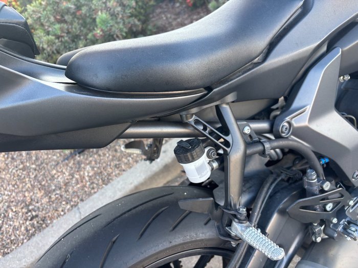 2024 YAMAHA YZF-R7LA grey
