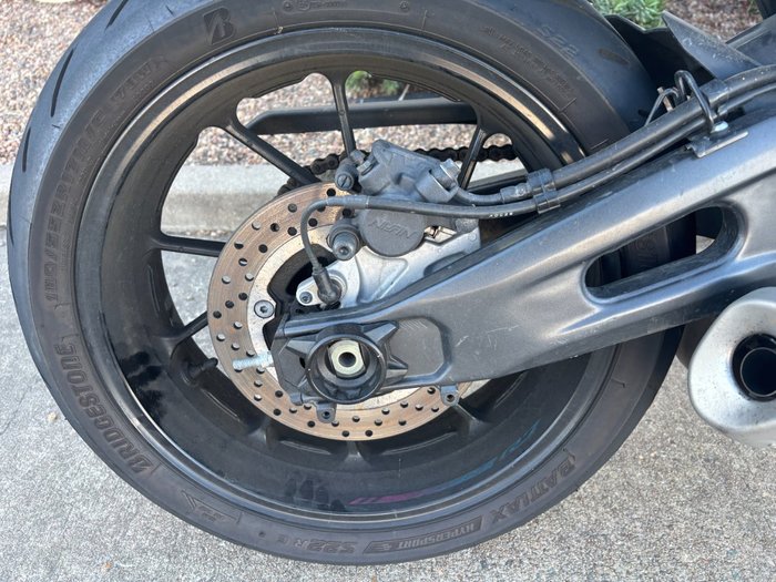 2024 YAMAHA YZF-R7LA grey