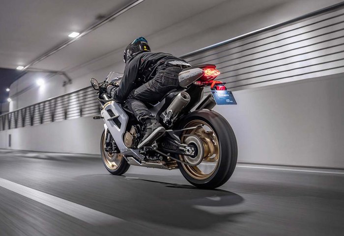 2025 CFMOTO 500 SR VOOM Zephyr Blue, Nebula White