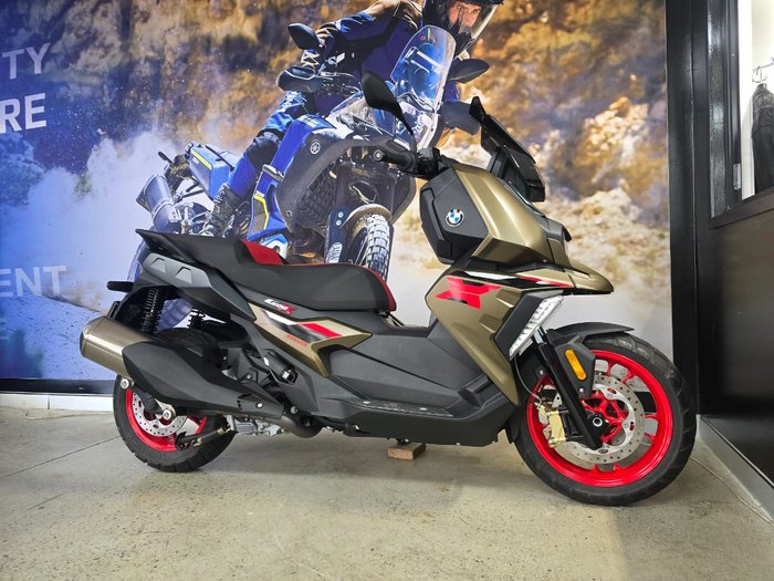 2025 BMW Motorrad C 400 X GREEN
