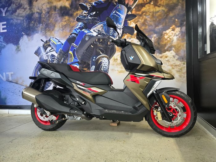 2025 BMW Motorrad C 400 X GREEN