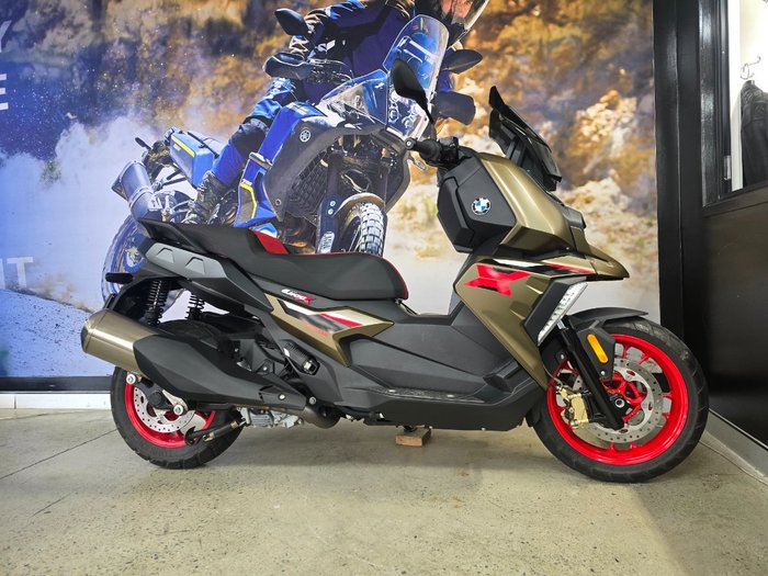2025 BMW Motorrad C 400 X GREEN