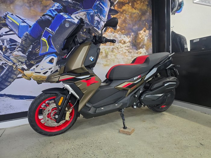 2025 BMW Motorrad C 400 X GREEN