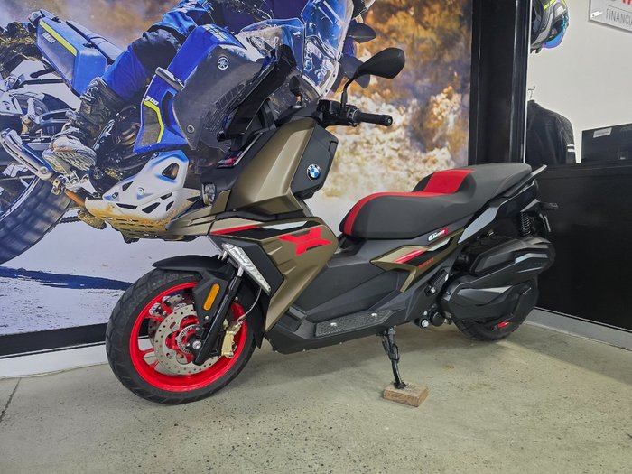 2025 BMW Motorrad C 400 X GREEN
