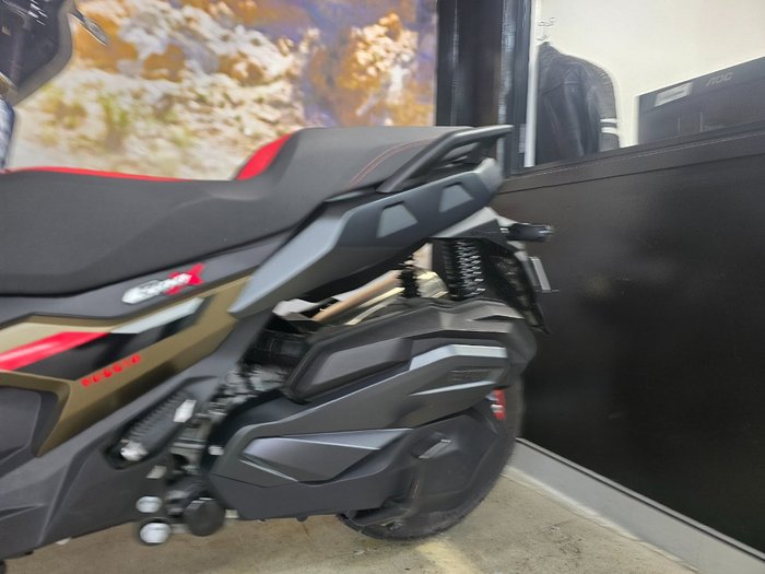 2025 BMW Motorrad C 400 X GREEN
