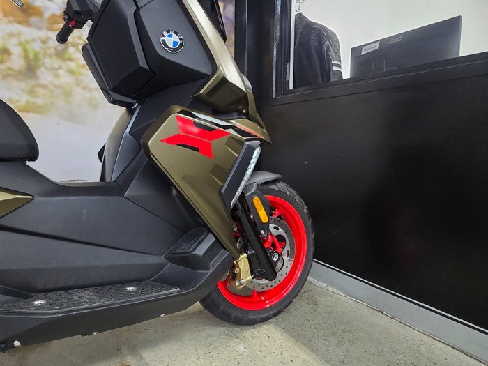 2025 BMW Motorrad C 400 X GREEN