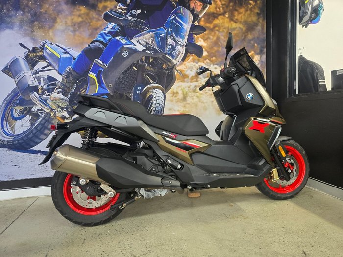 2025 BMW Motorrad C 400 X GREEN