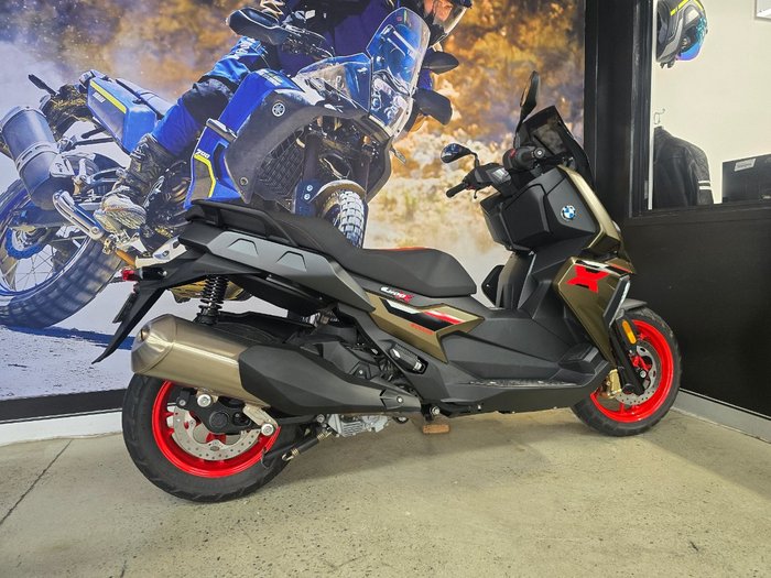 2025 BMW Motorrad C 400 X GREEN