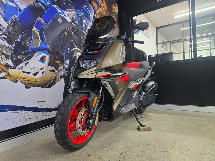 2025 BMW Motorrad C 400 X GREEN