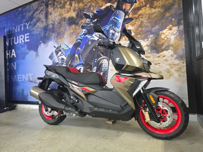 2025 BMW Motorrad C 400 X GREEN