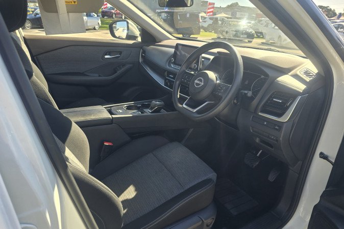 2024 NISSAN X-TRAIL ST (2WD)