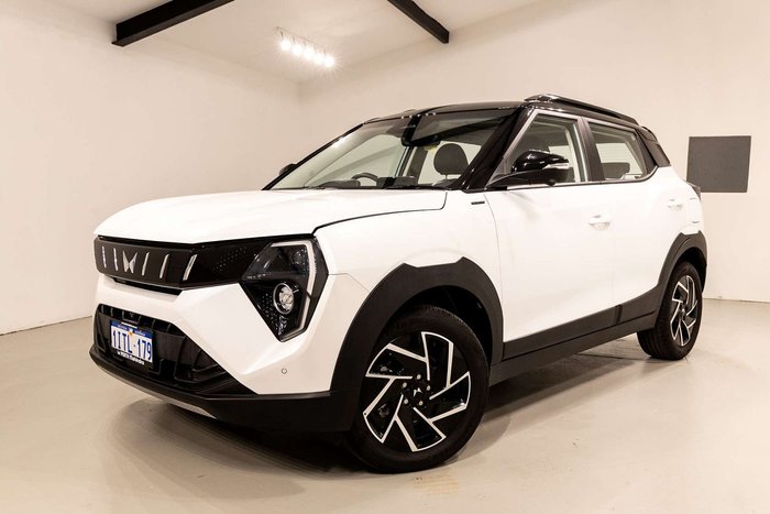 2025 Mahindra XUV3XO