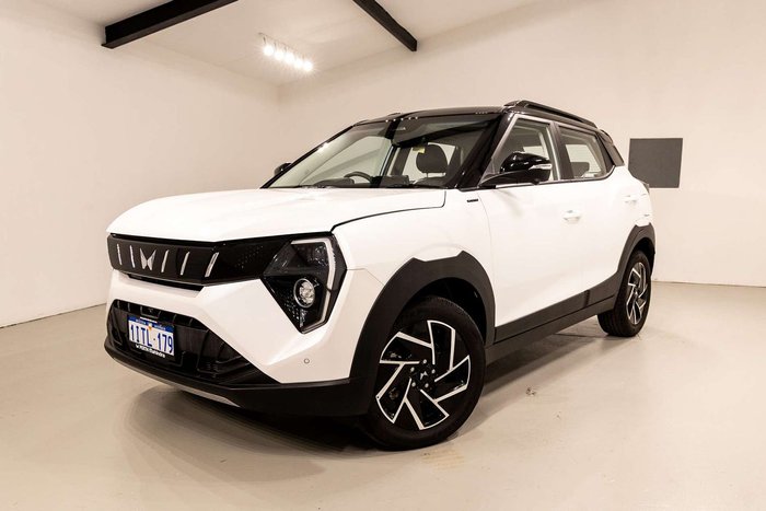 2025 Mahindra XUV3XO AX7L